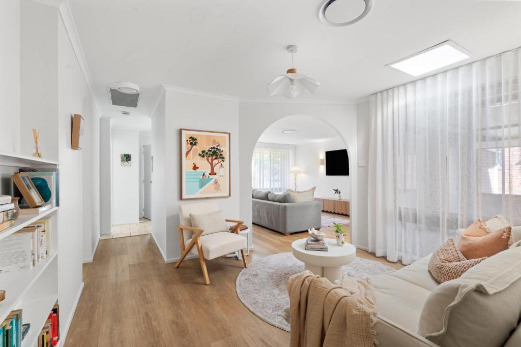 Salty Waves Escape at Jervis Bay - 3BR relaxed beach side living, Vincentia