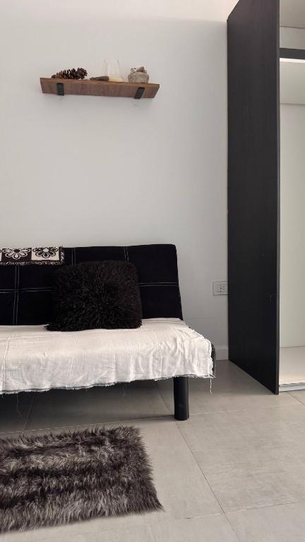 Alberti 360 Charming City Center Apartment with Shared Pool - 2