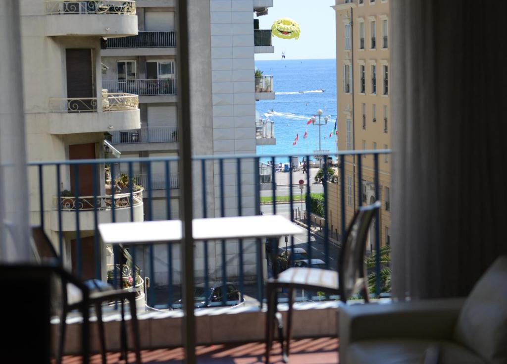 29 Promenade des Anglais photo