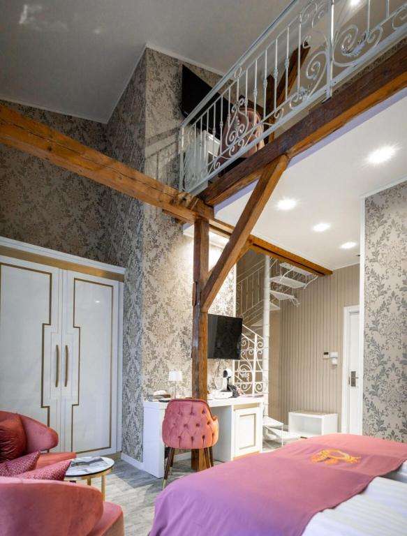 Queen Hotel - 5