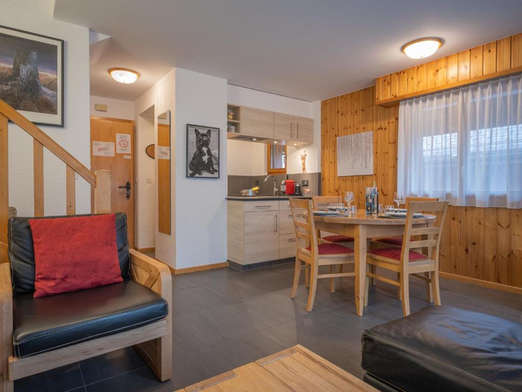 Apartment Eaux-Vives 201 by Interhome - 4