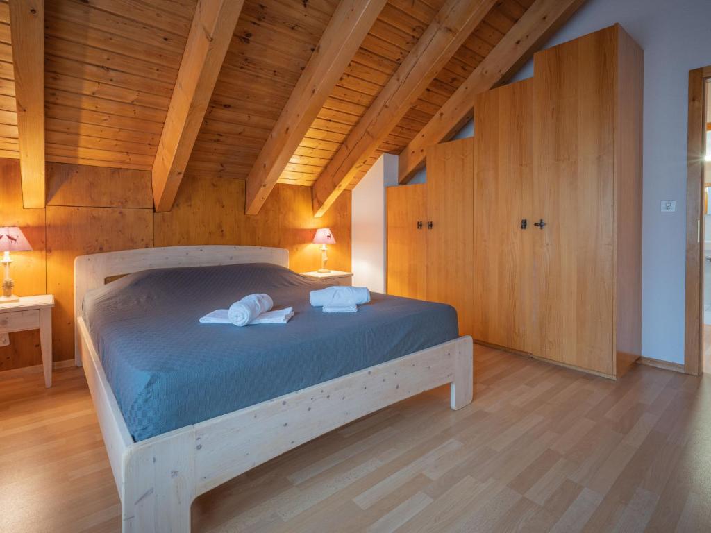 Apartment Eaux-Vives 201 by Interhome - 3