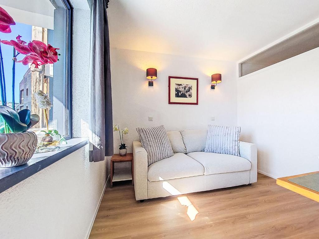 Studio Les Olympiades-12 by Interhome - 1