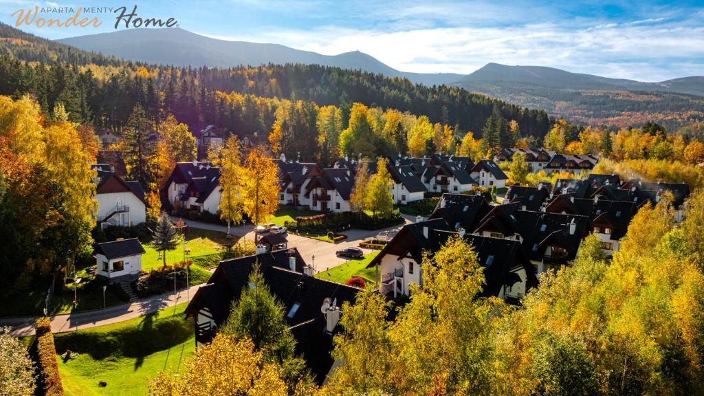 Wonder Home - Domki górskie na osiedlu dozorowanym, z kominkami i placem zabaw, Karpacz