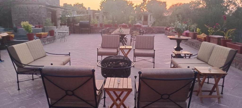 Rawla Anand Rohet, Rohat