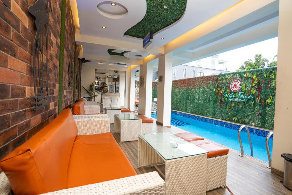 God's Touch Apartment スイミングプール