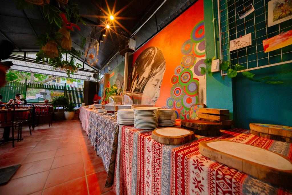 SECRET GARDEN CAT BA
