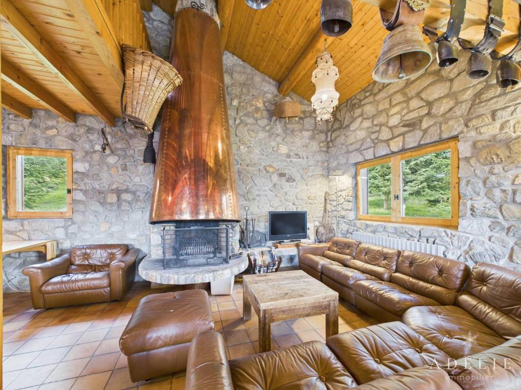 Chalet Savoyard pour 18 pers, proche pistes et commerces, cheminée, balcon, navette gratuite - FR-1-398-582 - 1