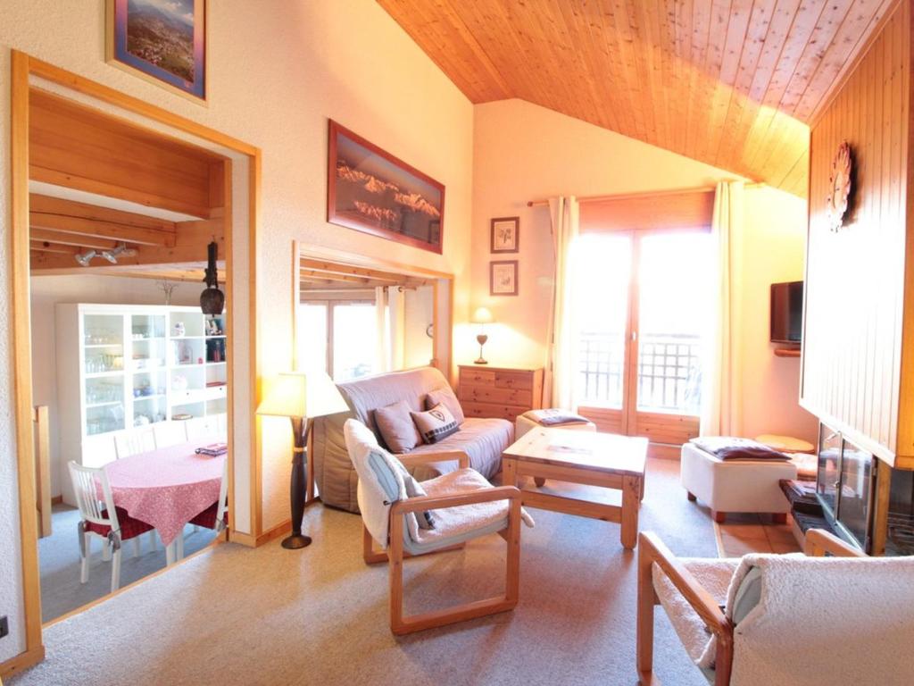 Appartement 8 pers, 4 pièces, 50m des pistes, parking, balcon, proche commerces - FR-1-572-88 - 1