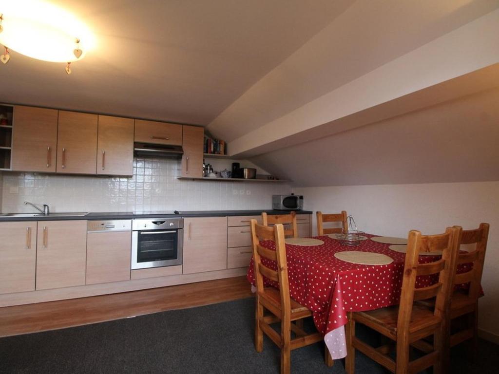 3 Pièces 6 Pers, Proche Pistes & Centre, Balcon Sud, Parking, Non-Fumeur - FR-1-572-158 - 2