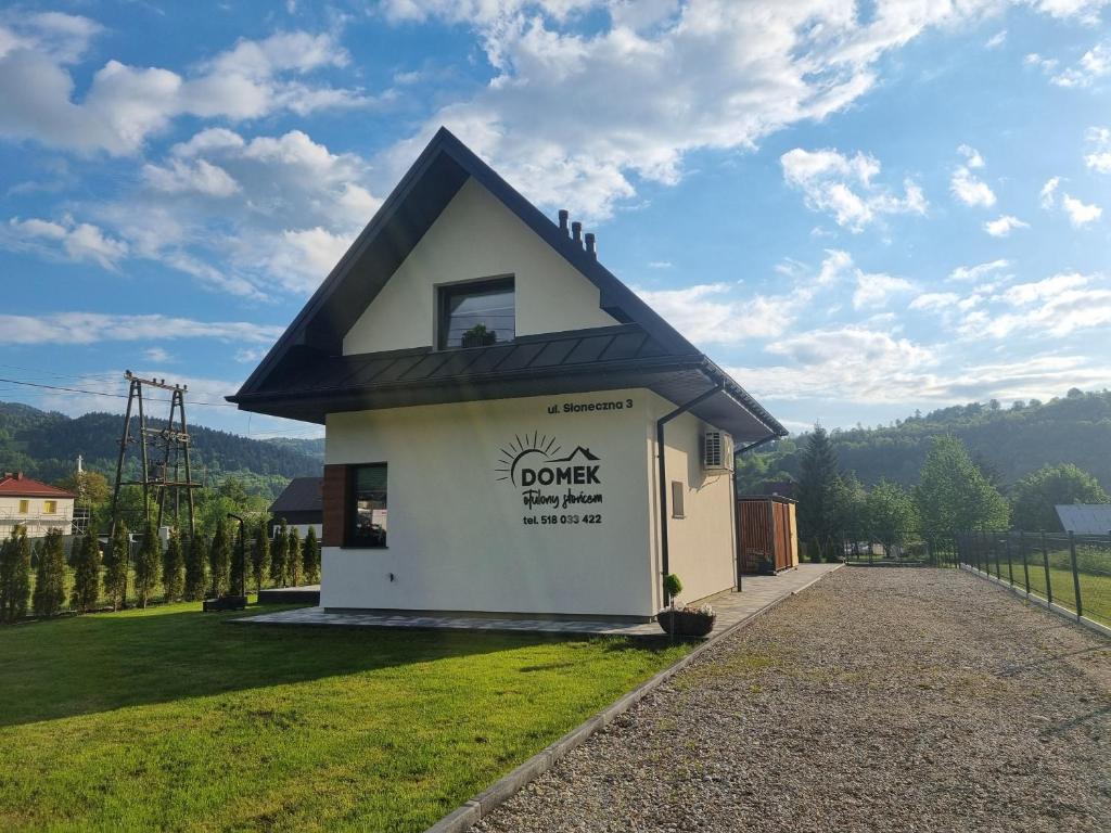 Domek Otulony Słońcem, Krościenko