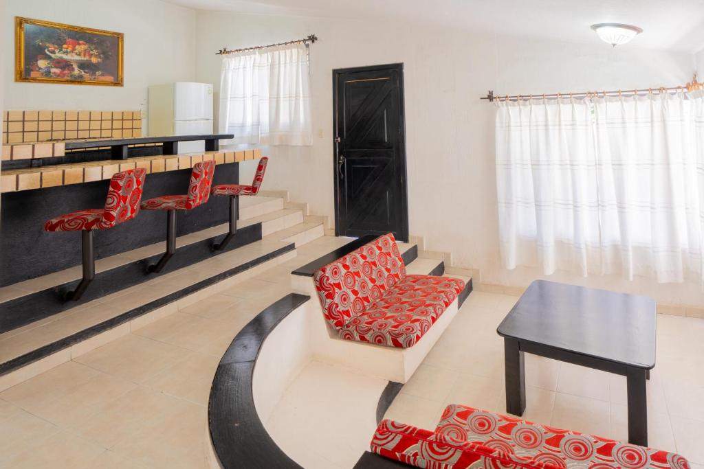 Villas del Sol Hotel & Bungalows - 2