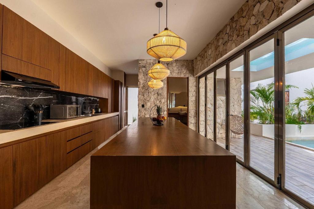 Rare 8BR Dual Villa Getaway with 4 private Pools - 4
