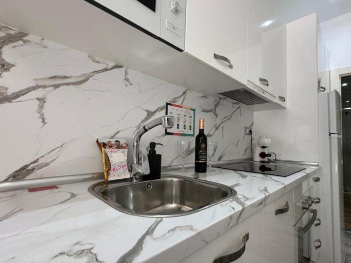 A1 - Apartamento en La Carihuela, 2 dormitorios, Wifi, a 100 metros de la playa - 1