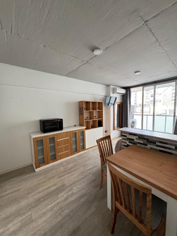 Bright studio apartment with balcony - 2