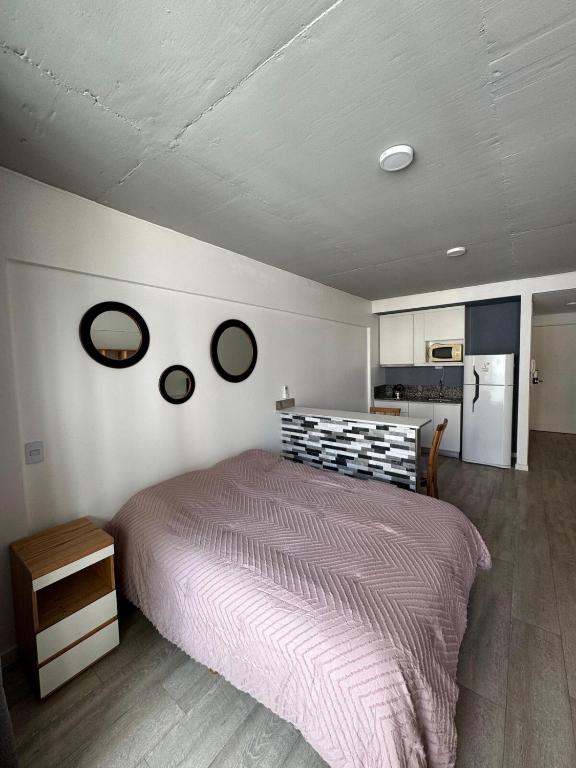 Bright studio apartment with balcony - 3