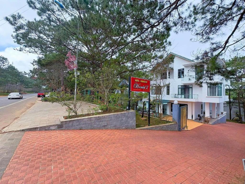 HeniSi Hotel Măng Đen