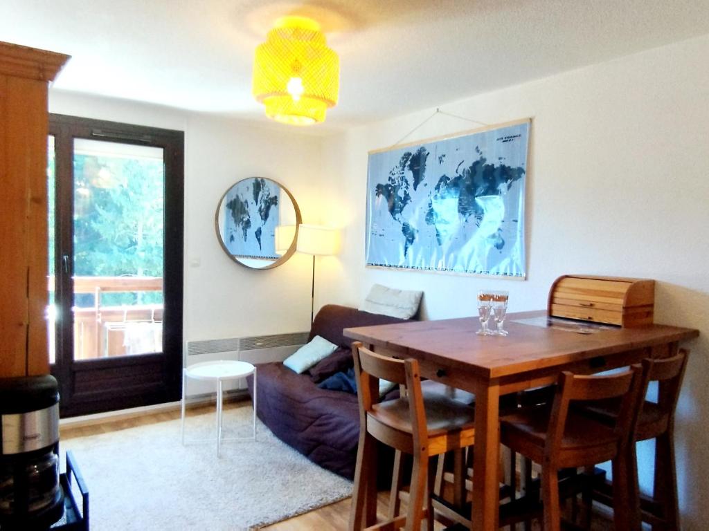 Appartement Confortable au Pied des Pistes - 2 Pièces avec Balcon, 9ème étage - 2