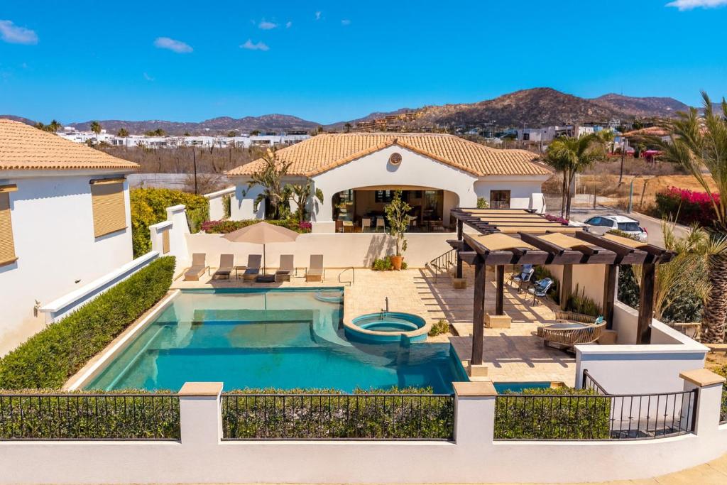 Modern Villa in Cabo Private Jacuzzi - 1