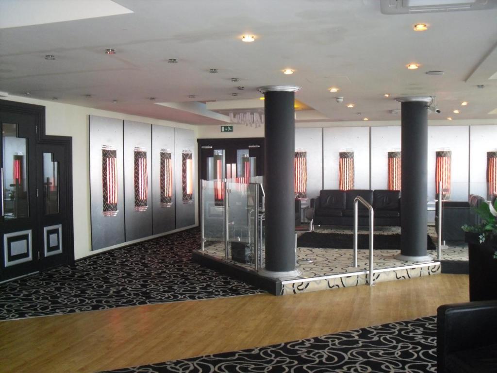 フロント・ロビー