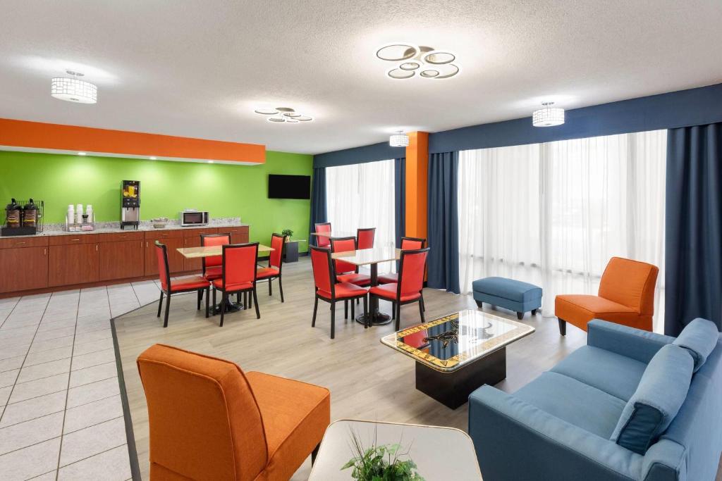 Lobby, Super 8 By Wyndham Bulls Gap Greeneville Area in Bulls Gap (TN)