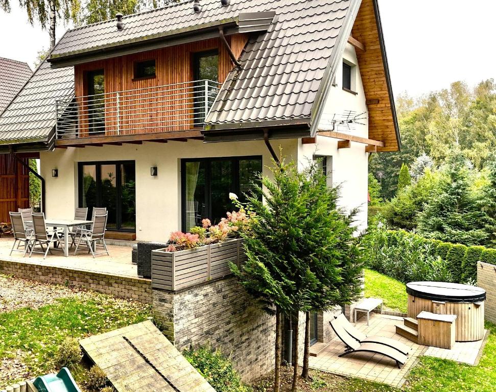 Mazursko - komfortowe domy 8 osobowe nad jeziorem, balia lub sauna, Kretowiny