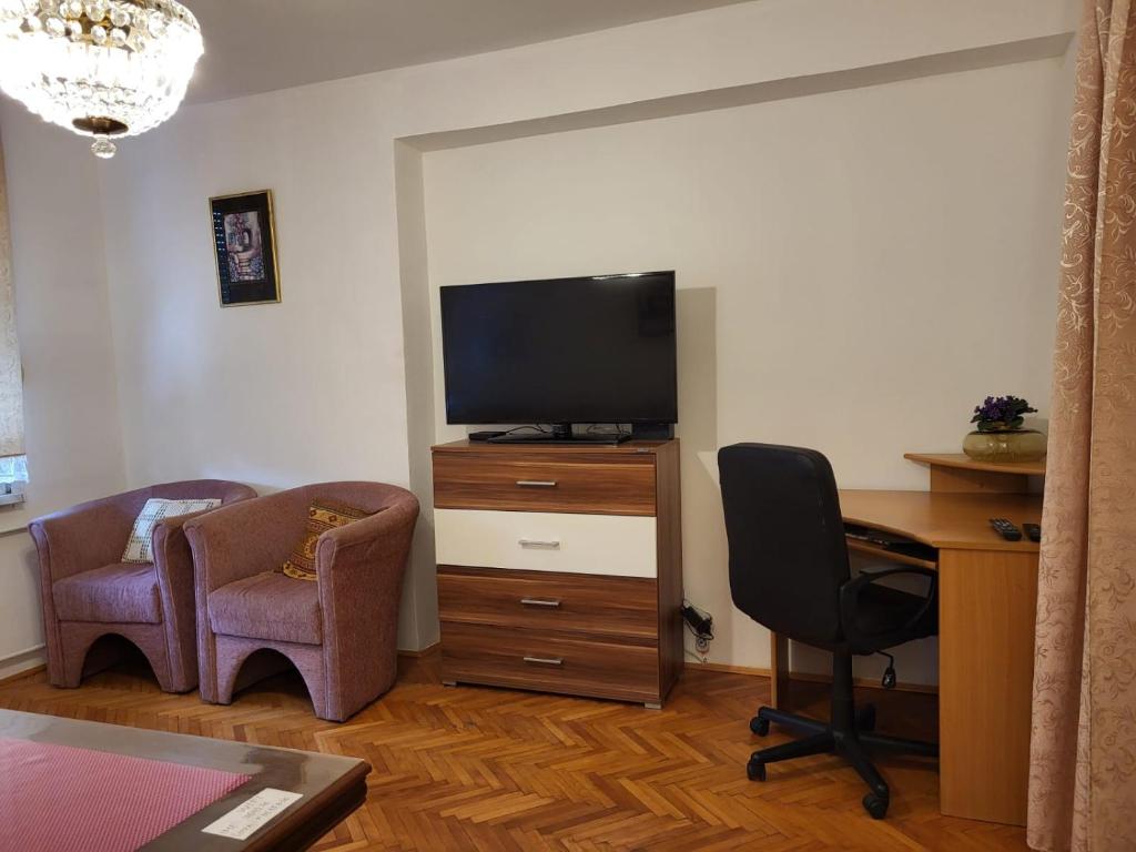 2 Bedroom Apartment, Grbavicka - 5