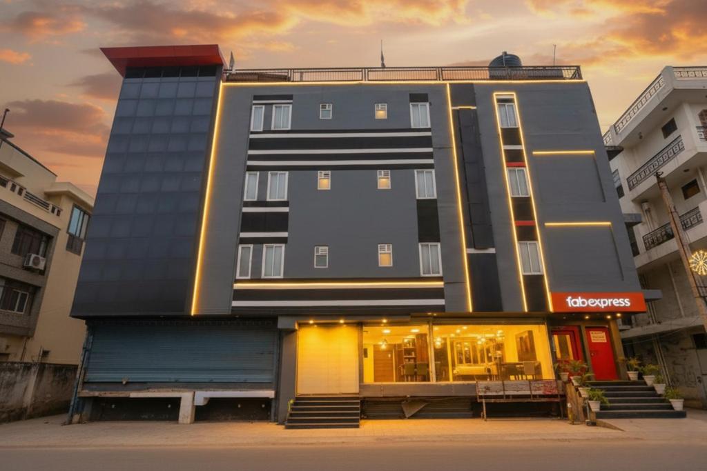 FabExpress PP Residency, Nové Dilí