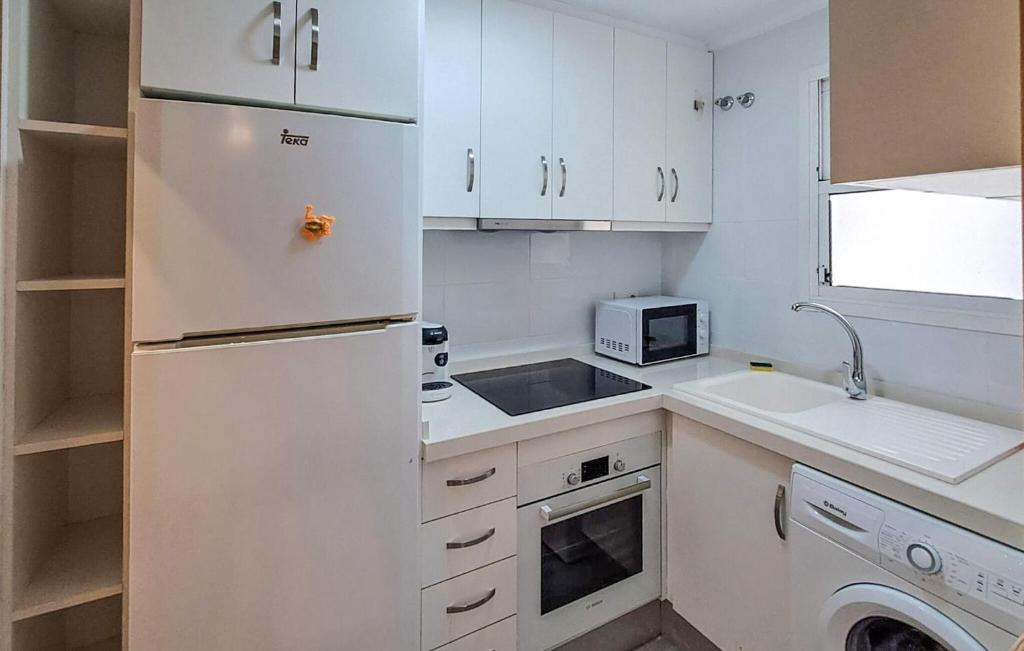 Awesome Apartment In Torrevieja - 5