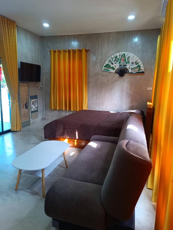Baan Phak Phu moshe house