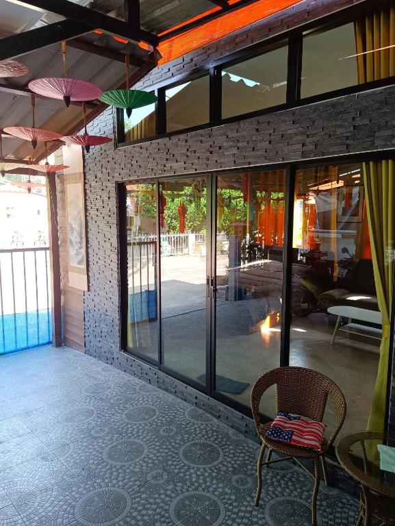Baan Phak Phu moshe house