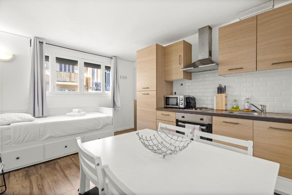 Apartment close from Palais des Congrès - 3