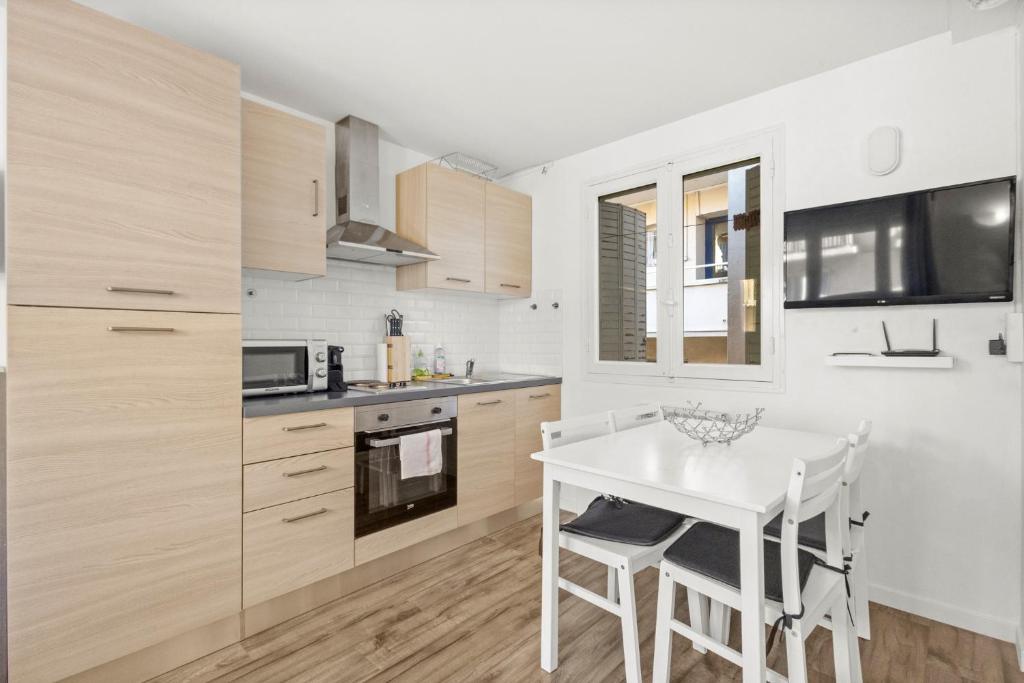 Apartment close from Palais des Congrès - 4