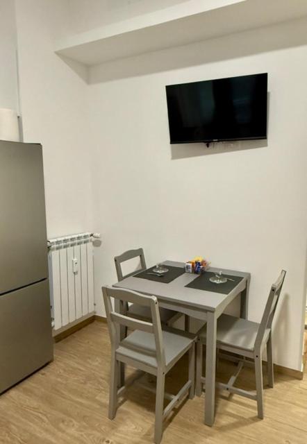 Giga House - 4
