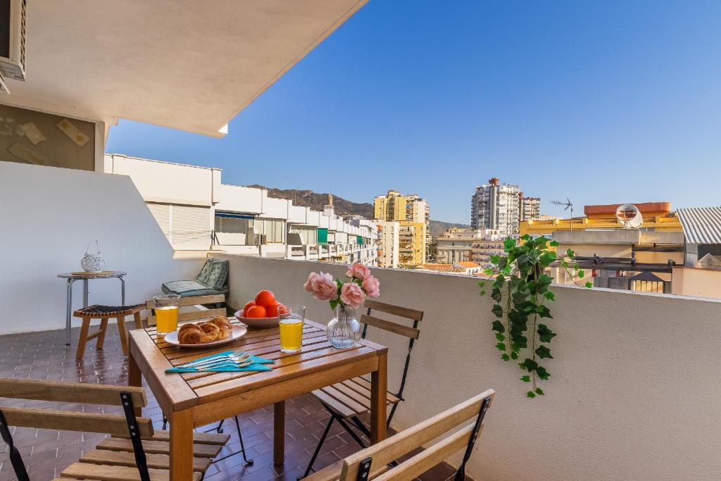 Terraza luminosa, céntrico, a 10 min de la playa - 1