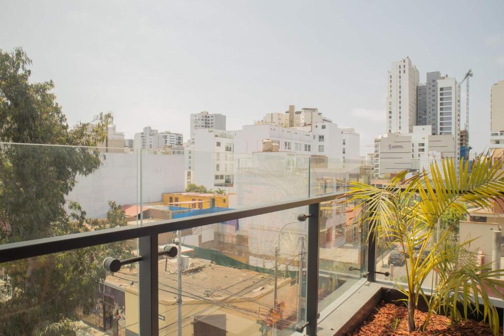 Modern Cozy 3BR with Terrace in Miraflores - 3