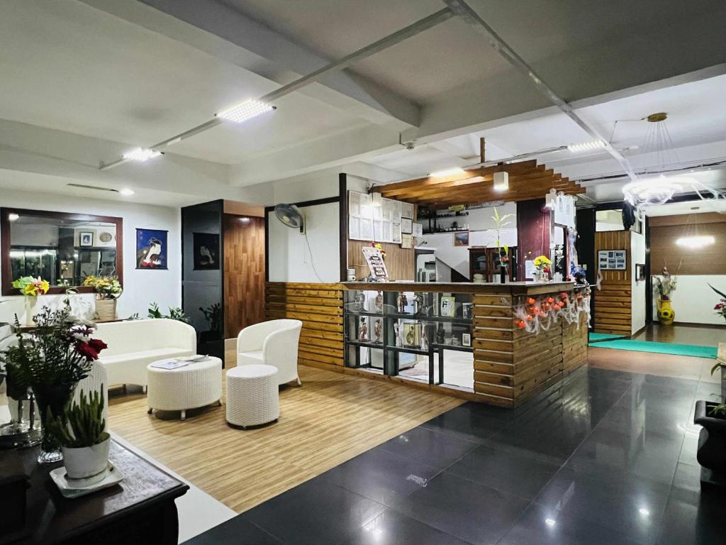 Axis Pension Hotel 외관