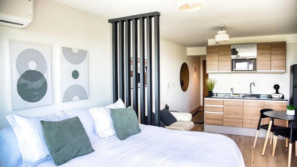 Departamento boutique con cochera en el corazón de Pocitos - 3