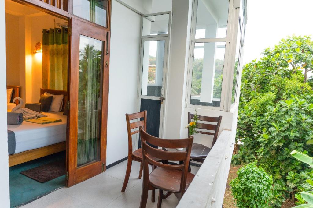 Balcony/terrace, Hotel Bay Watch in Unawatuna
