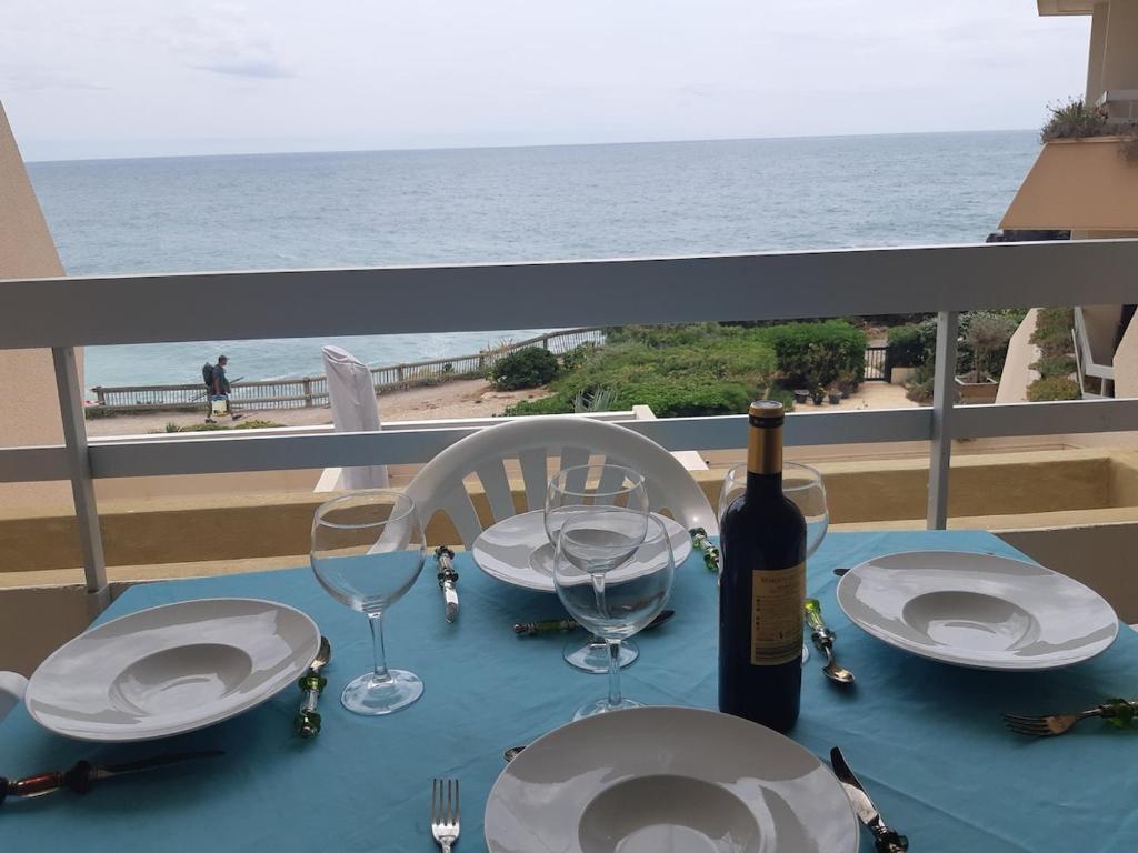 Vue mer exceptionnelle sur la corniche - 2