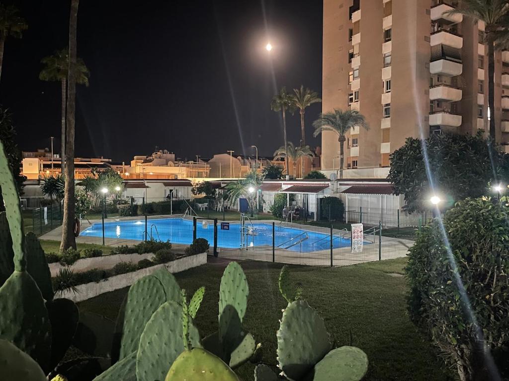 Bonito Apartamento ubicado en La Carihuela - 2