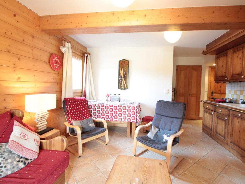 Appartement 3 Pièces 6 Pers avec Balcon aux Carroz - FR-1-572-53 - 2