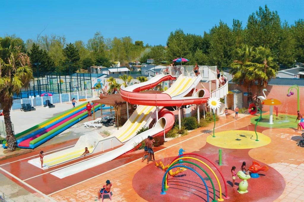 Mobil-home camping 4 étoiles à Valras-Plage Clim Piscine Proche Mer 6 à 8 pers - 5