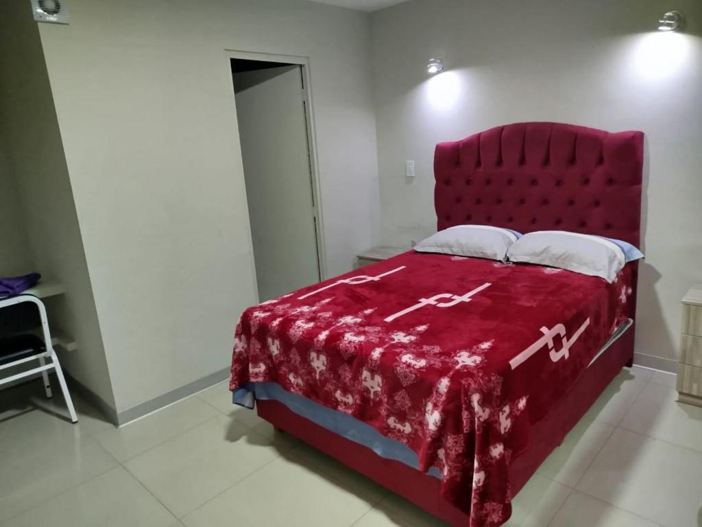 Hostal San Ignacio Monterrico - 2