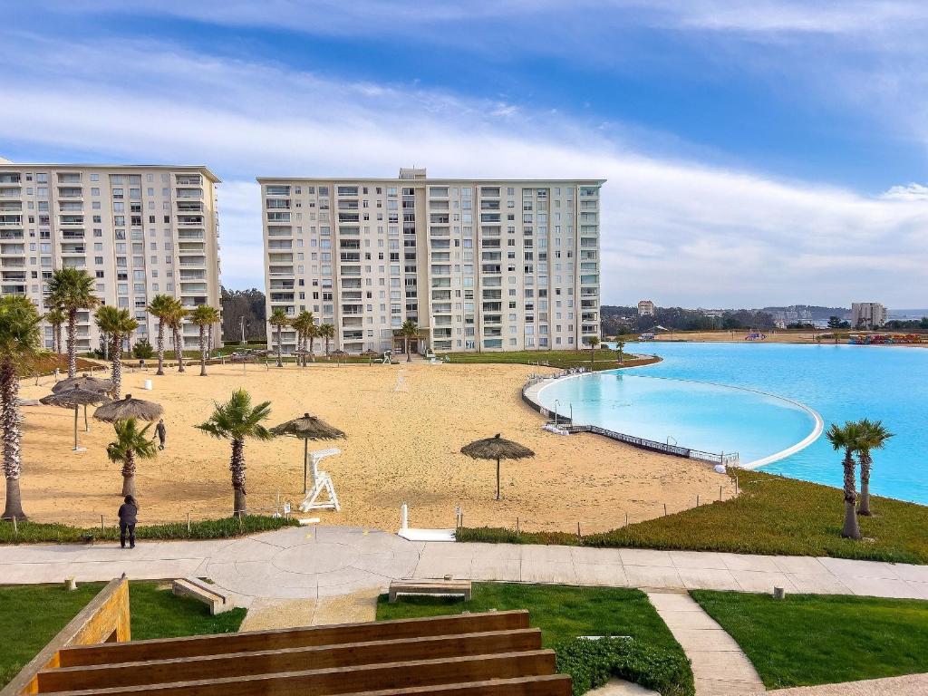 Apt. with private beach, sports courts, jacuzi - 2