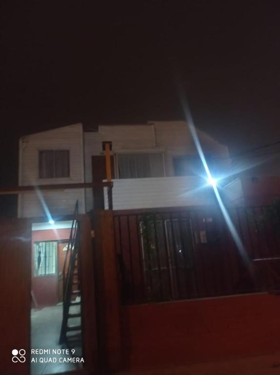 Cómodo y económico departamento en segundo piso - 2