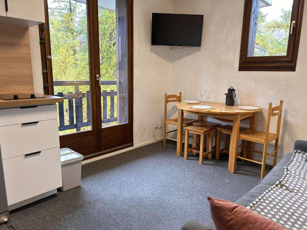 Appartement cosy 2 pièces, animaux acceptés, 6 couchages à Risoul 1850 - 1