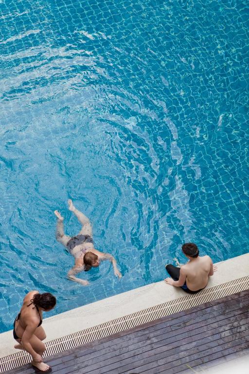 สระว่ายน้ำ