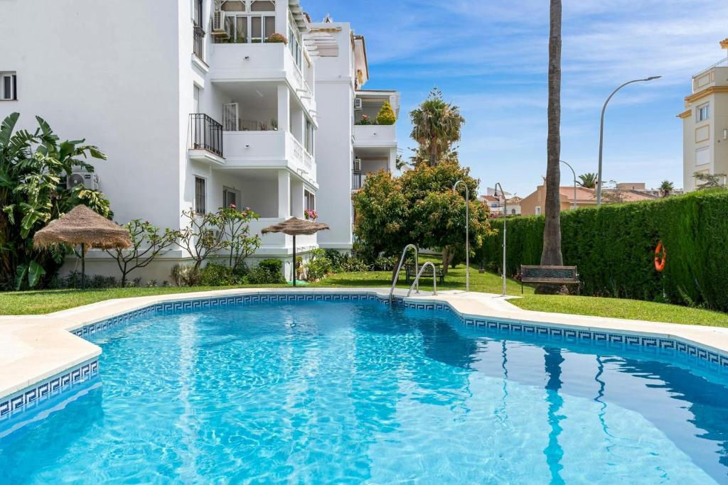 Piscina y vistas espectaculares en Torremolinos - 2