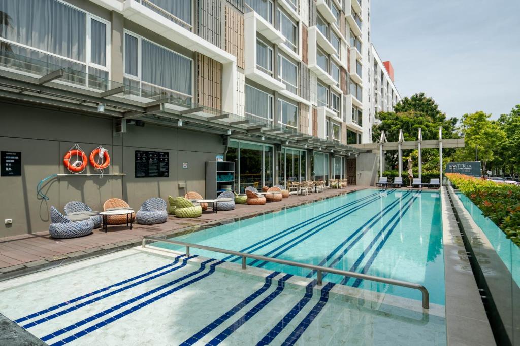 สระว่ายน้ำ